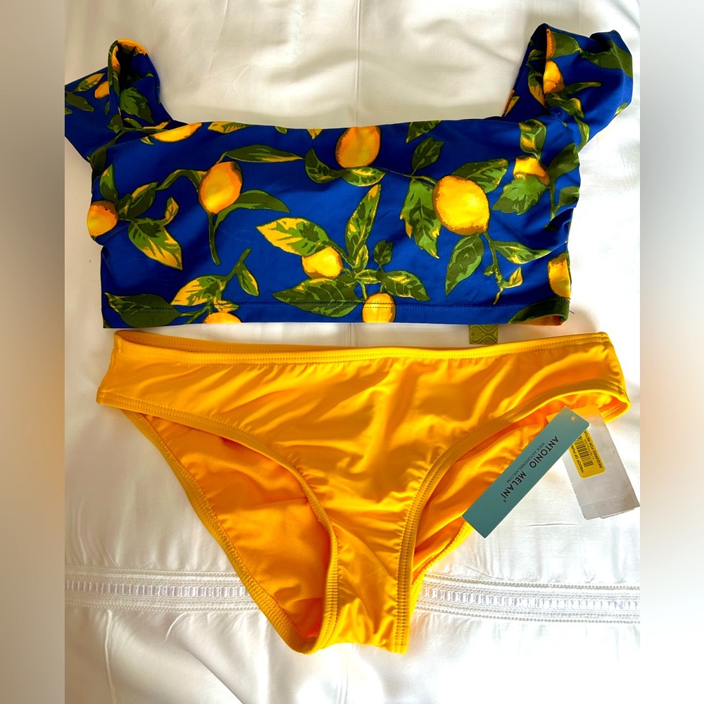 NWT Antonio Melani bikini separates. Medium bottom, large top. Adorable’!
